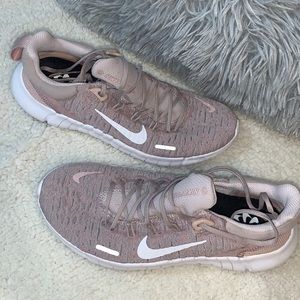 Nike Free Flyknit Sneakers